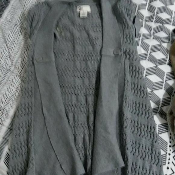 Sweaters - Picture 7 of 8